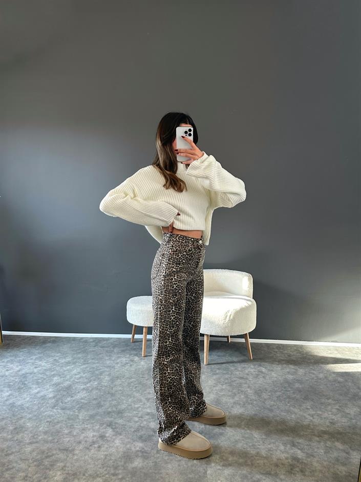 ZR Model Kesik Paça Leoparlı Denim Pantolon 