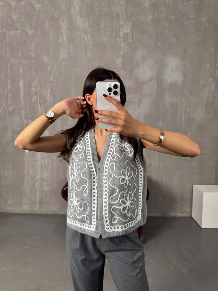 Rone Gri Nakışlı Triko Yelek