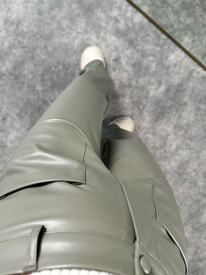 Haki Ön Cepli Şardonlu Deri Pantolon