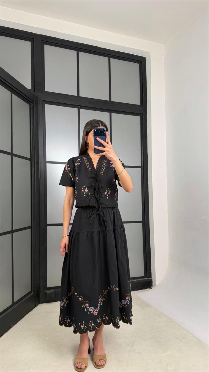 Siyah Nakışlı Bluz Beli Lastikli Etek Yıkamalı Keten Takım GAUS-01365