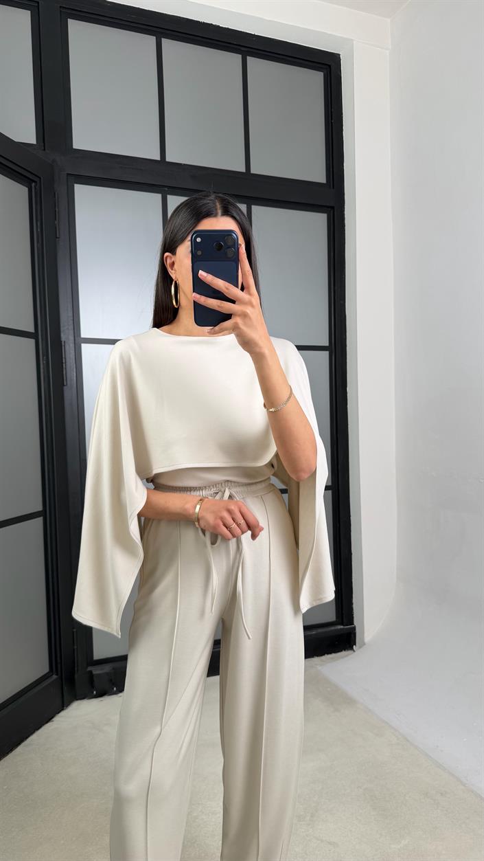 Taş Pelerin Detaylı Bluz Beli Lastikli Pantolon İkili Tasarım Modal Takım GAUS-01499