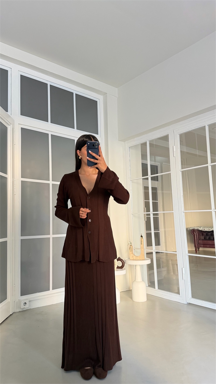 Acı Kahve Önü Düğmeli Hırka Beli Lastikli Etek Takım GAUS-02074