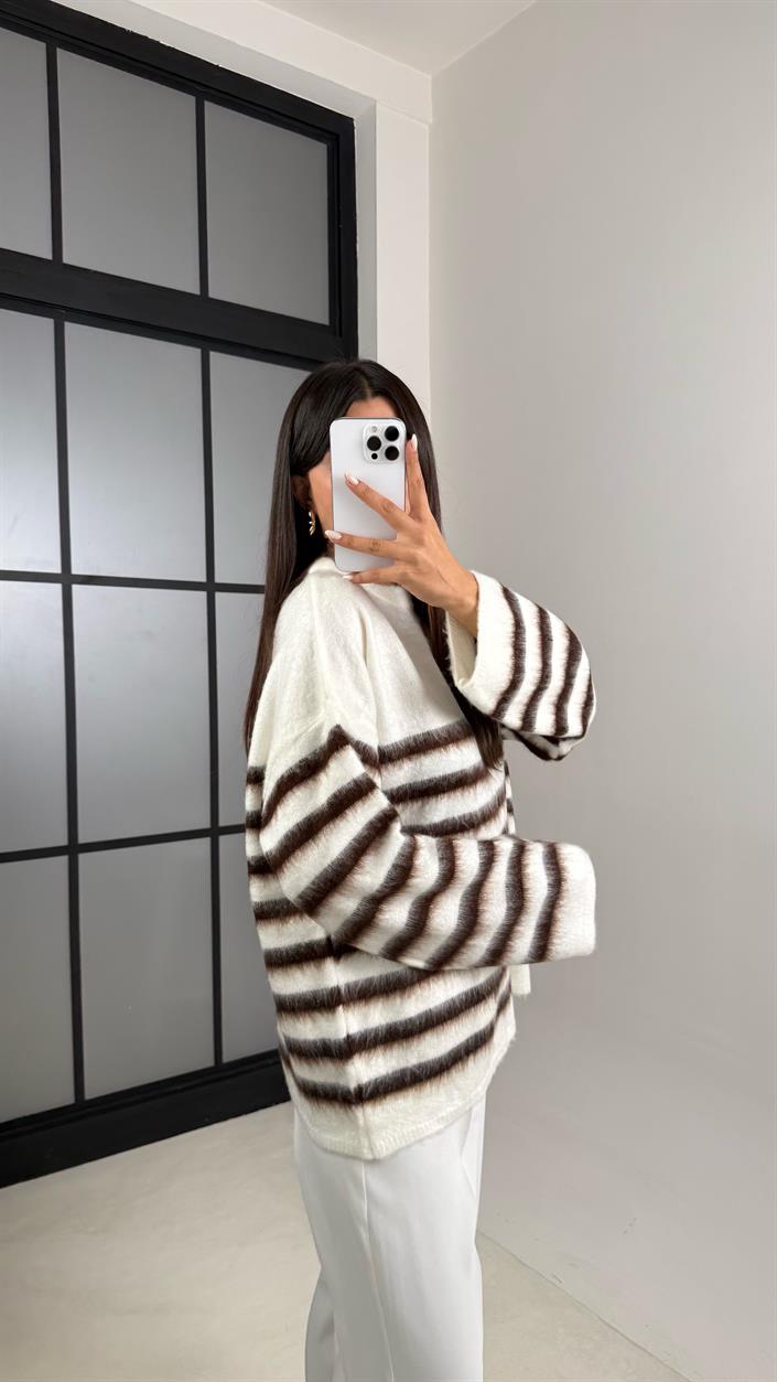 Kahve Sakallı Çizgili Kazak GAUS-00452