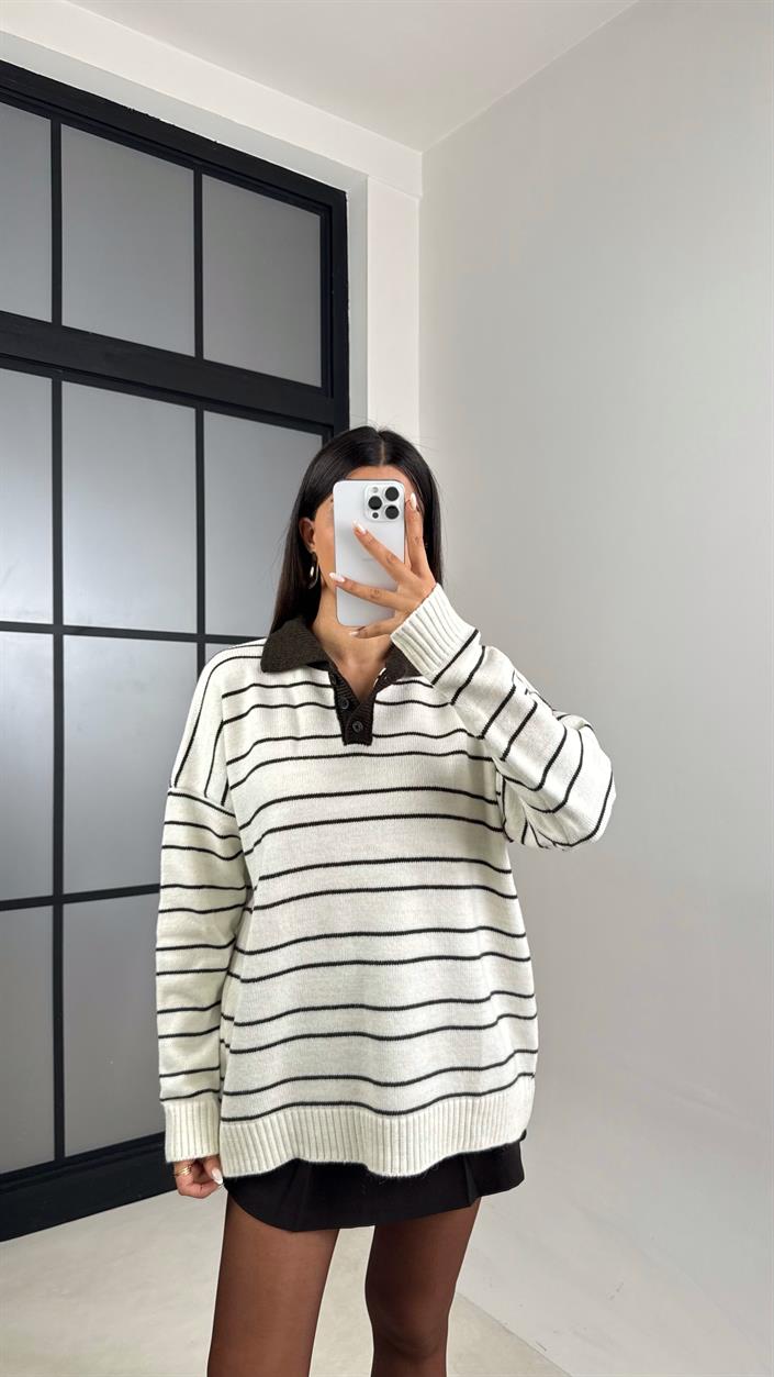 Beyaz Polo Yaka Çizgili Triko Kazak GAUS-00601