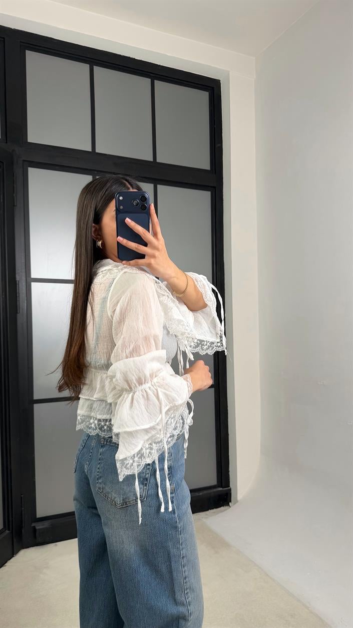 Beyaz Fırfır Detaylı Transparan Bluz GAUS-01343
