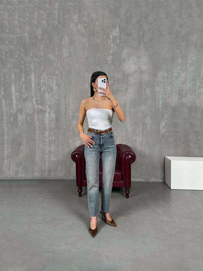 Eris Koyu Mavi Kemerli Kesik Paça Jean