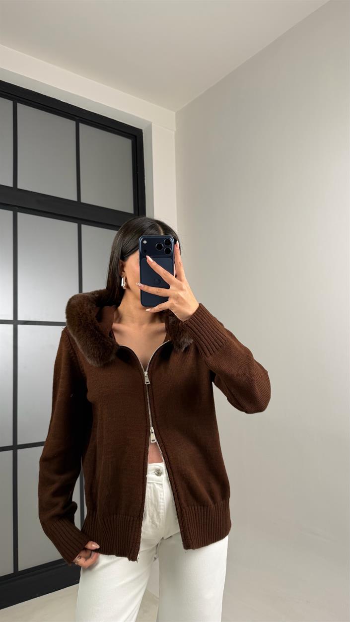 Kahve Kürk Detaylı Kapüşonlu Triko Hırka GAUS-00883