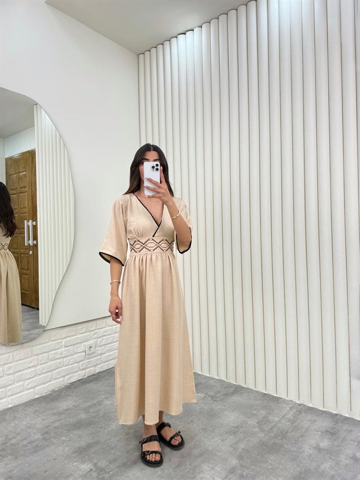 Taş V Yaka Beli Kahve İşlemeli Yırtmaçlı Keten Elbise Gaus00297