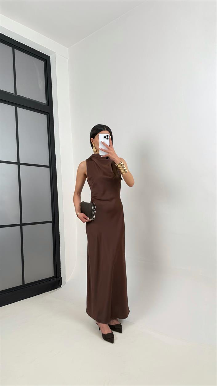 Kahve Yaka Drapeli Saten Elbise Gaus00364