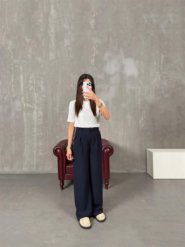 Layra Lacivert Yandan Düğme Detaylı Kumaş Pantolon