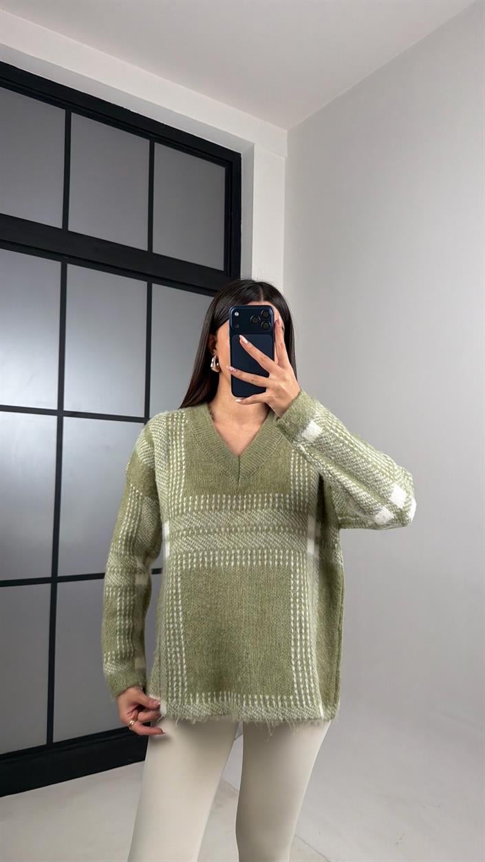 Yeşil V Yaka Desenli Triko Kazak GAUS-00782