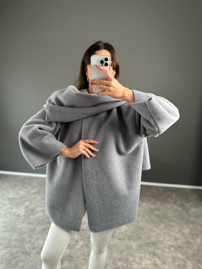 Almina Gri Atkılı Kaban 