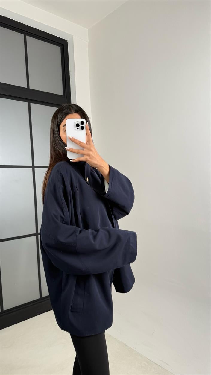 Lacivert Dik Yaka Cepli Astarlı Asimetrik Tasarım Trençkot GAUS-00476