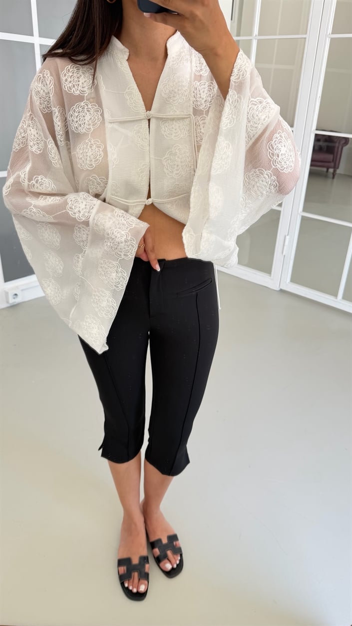 Siyah Dikiş Detaylı Capri Pantolon GAUS-01722