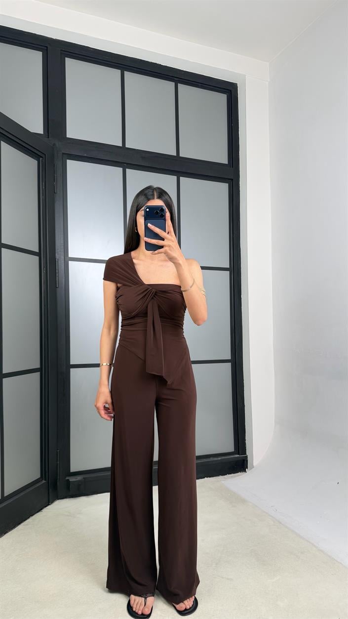 Acı Kahve Asimetrik Bağlama Detaylı Bluz Beli Lastikli Pantolon Sandy Kumaş Takım GAUS-01509