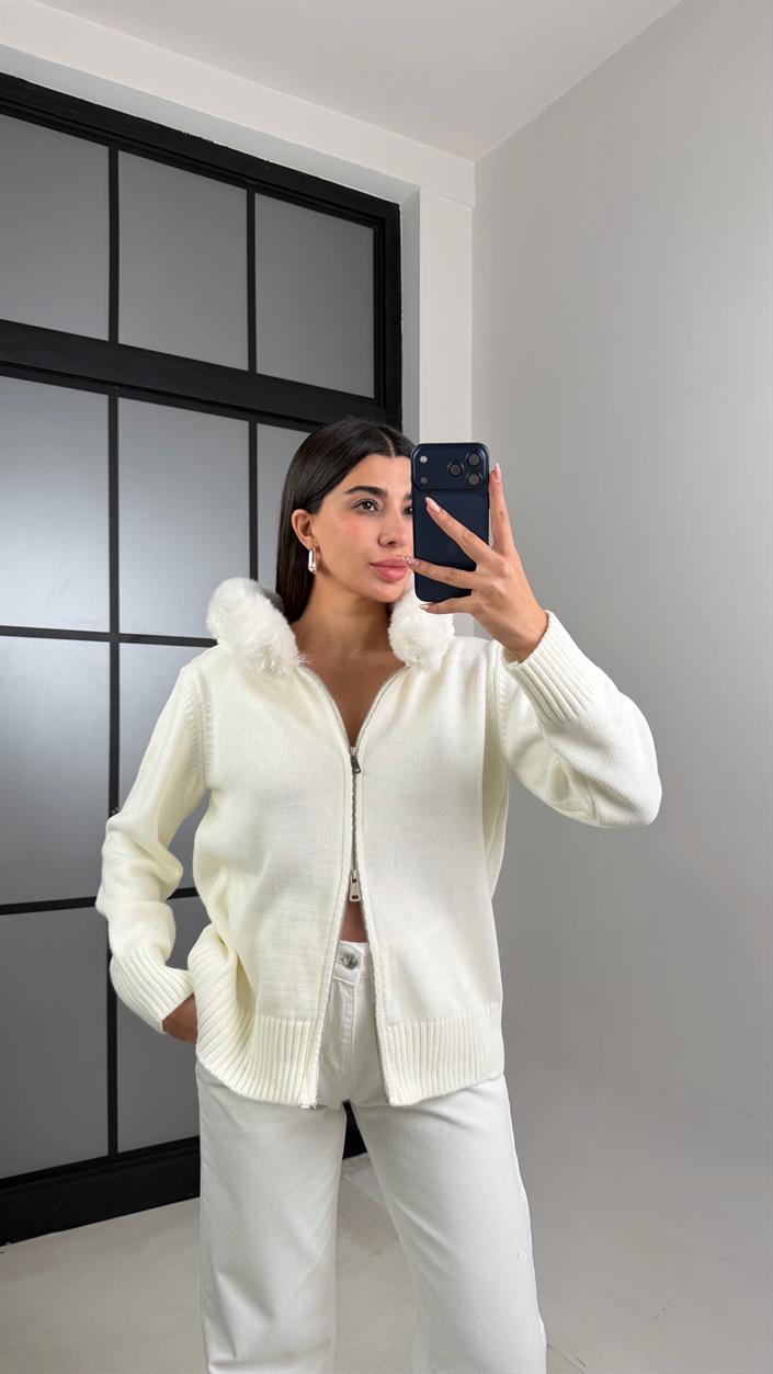 Beyaz Kürk Detaylı Kapüşonlu Triko Hırka GAUS-00883