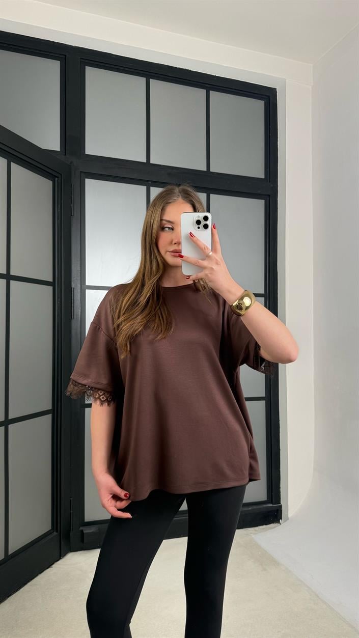 Kahve Sırt Dantel Detaylı Tshirt GAUS-01256