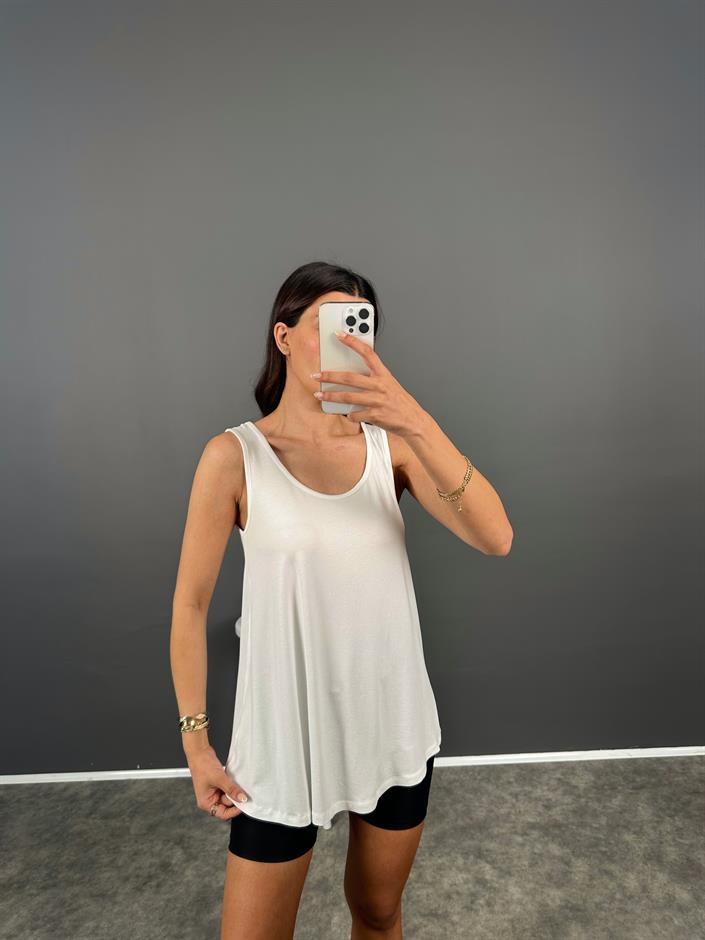 Beyaz U Yaka Salaş Sıfır Kol Tshirt