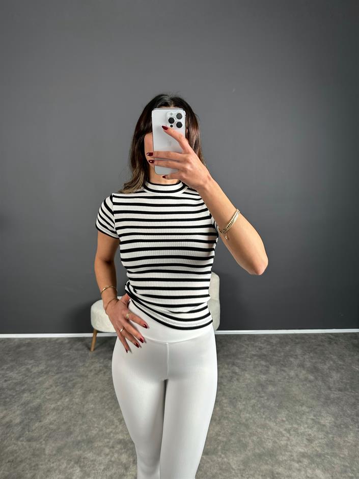 Beyaz Çizgili Balıkçı Yaka Tshirt
