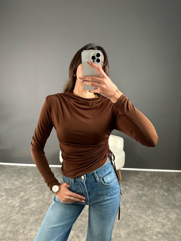 Kahverengi Yandan Büzgülü Bluz