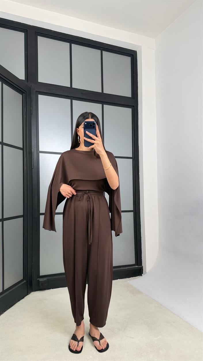 Acı Kahve Pelerin Detaylı Bluz Beli Lastikli Pantolon İkili Tasarım Modal Takım GAUS-01499