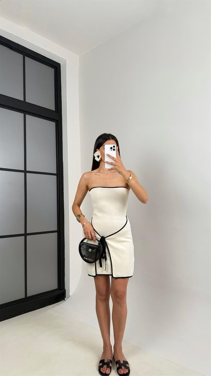 Beyaz Bağlama Detaylı Straplez Triko Mini Elbise Gaus00543