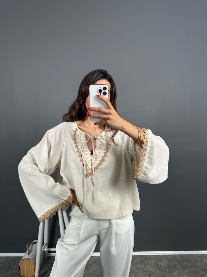 Taş Nakışlı V Yaka Önden Bağlamalı Keten Bluz