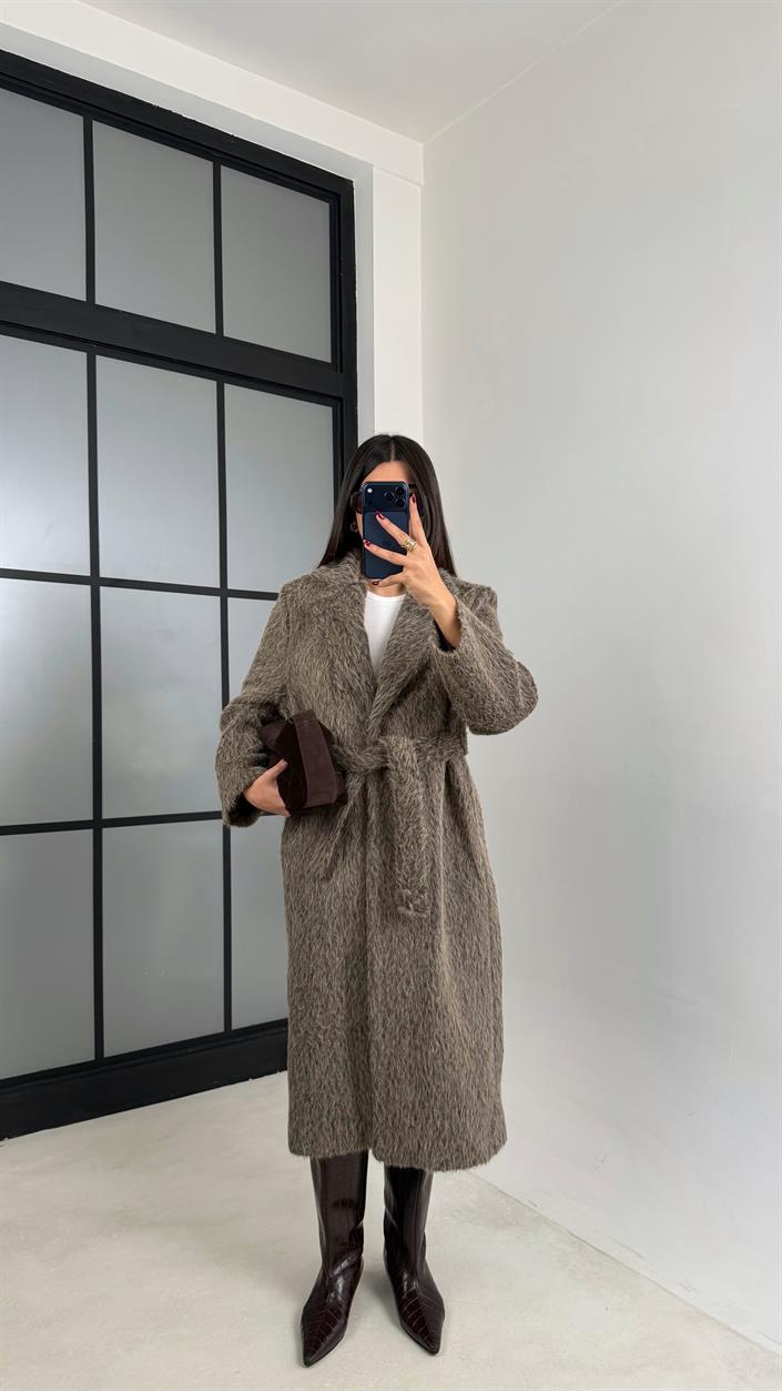 Kahve Astarlı Kuşaklı Oversize Kürk Kaban GAUS-00543