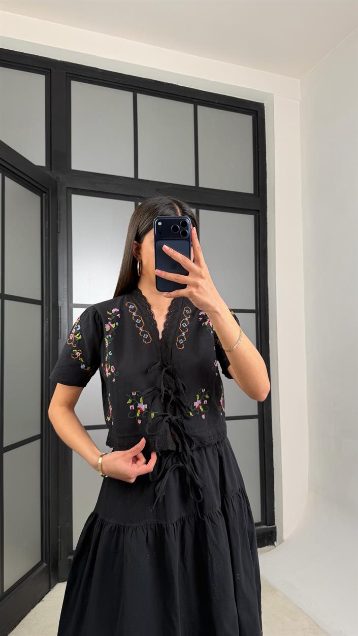 Siyah Nakışlı Bluz Beli Lastikli Etek Yıkamalı Keten Takım GAUS-01365