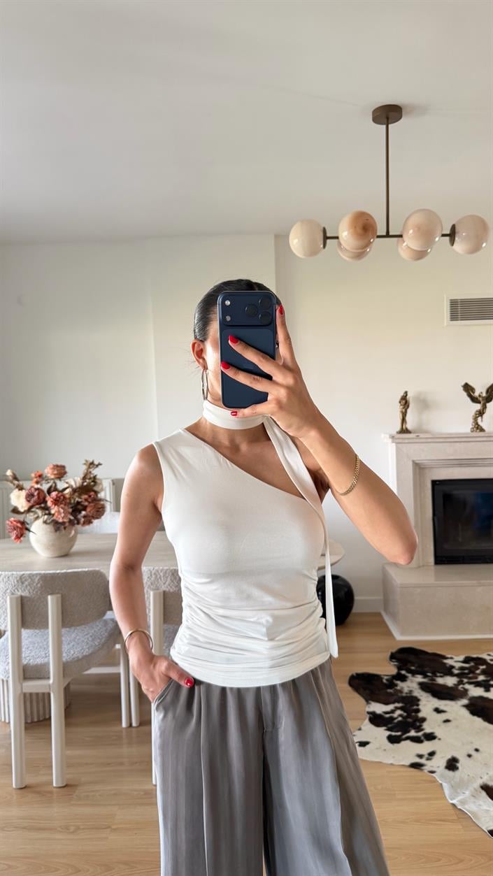 Ekru Fular Detaylı Tek Omuz Bluz GAUS-01587