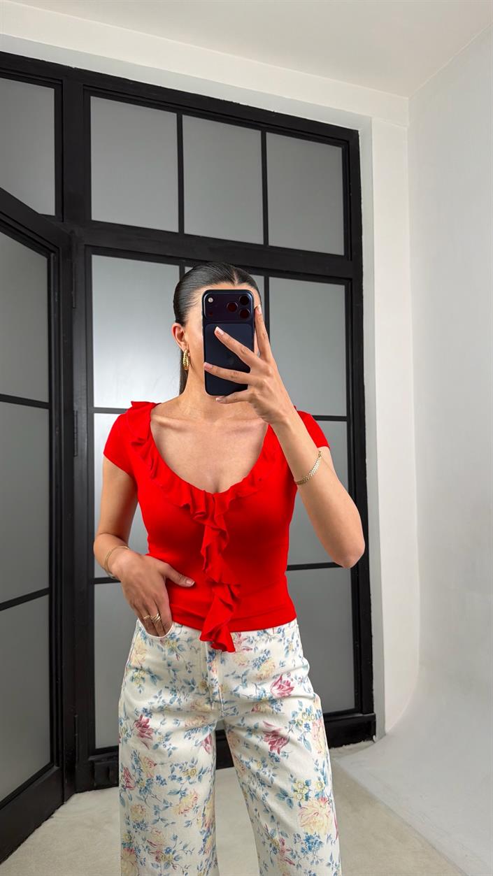 Kırmızı Fırfırlı Bluz GAUS-01462