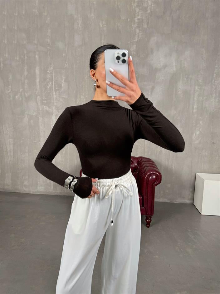 Yoda Acı Kahve Yarım Balıkçı Yaka Kaşmir Dokulu Bluz