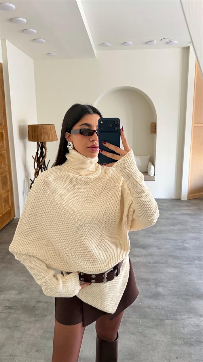 Ekru Balıkçı Yaka Asimetrik Kesim Kazak GAUS-00761