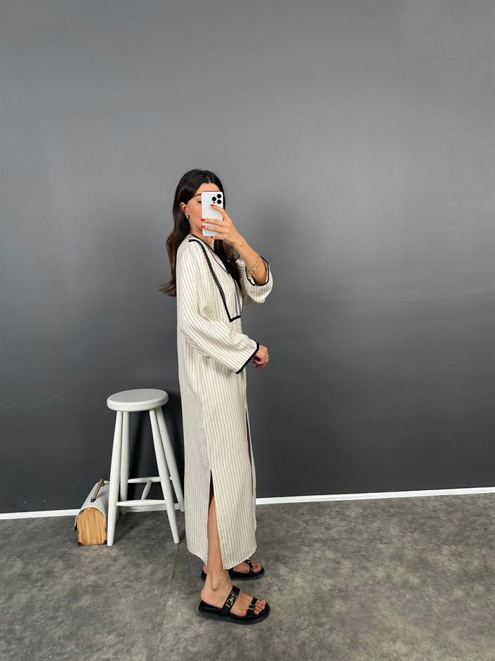 ZR Model Beyaz Çizgili Nakışlı Kaftan Model Yırtmaçlı Elbise