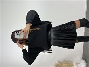Arkası Deri Püsküllü Şardonlu Sweat 