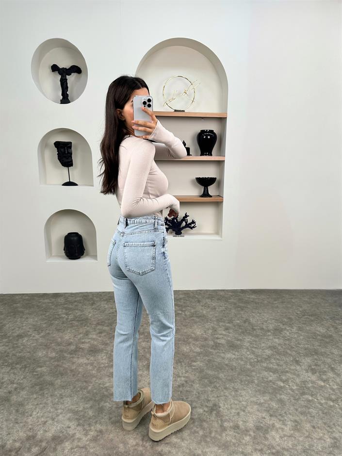 Boon ZR Model Buz Mavisi Kesik Paça Jean