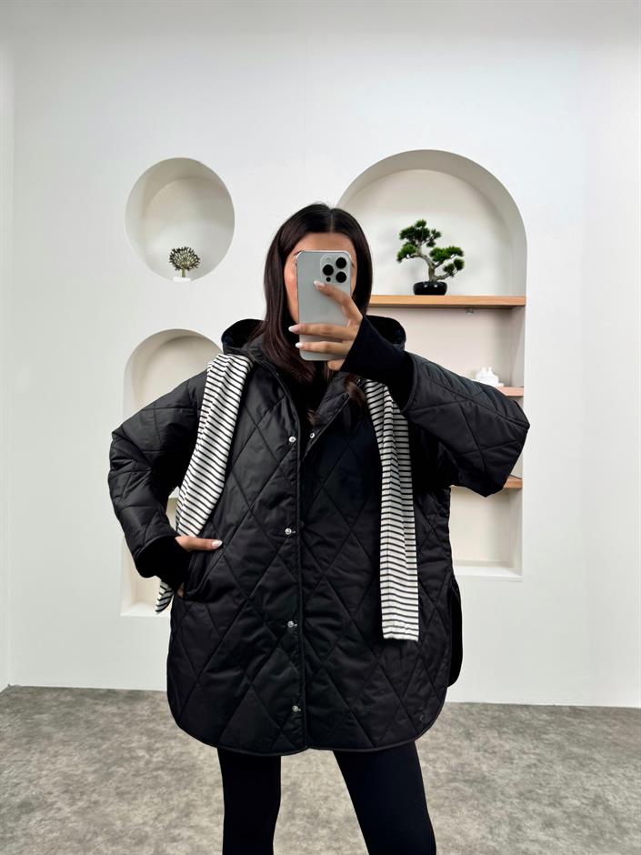 Kita Siyah Kapitone Mont