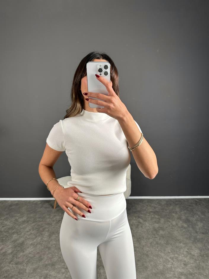 Beyaz Balıkçı Yaka Tshirt 