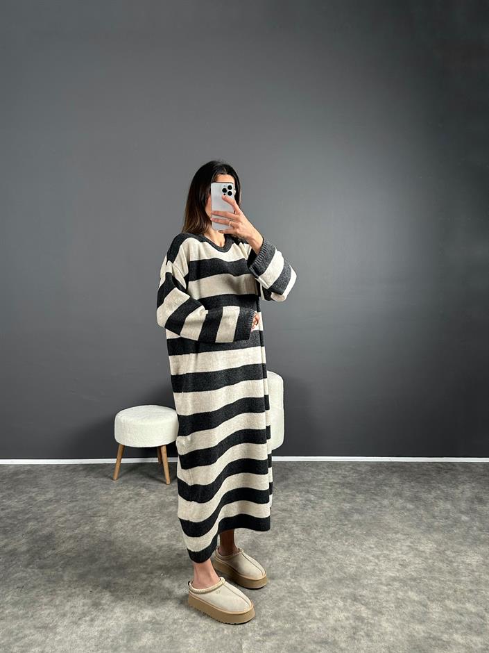 Hedy Gri Çizgili Oversize Uzun Triko Elbise