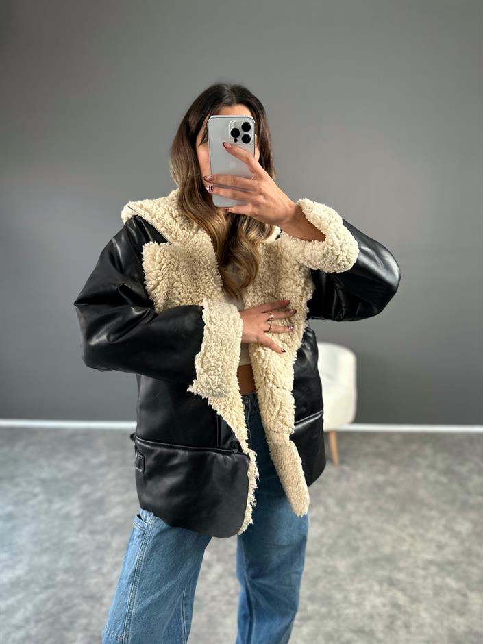 Siyah Kapüşonlu Deri İçi Kürklü Kapüşonlu Mont 