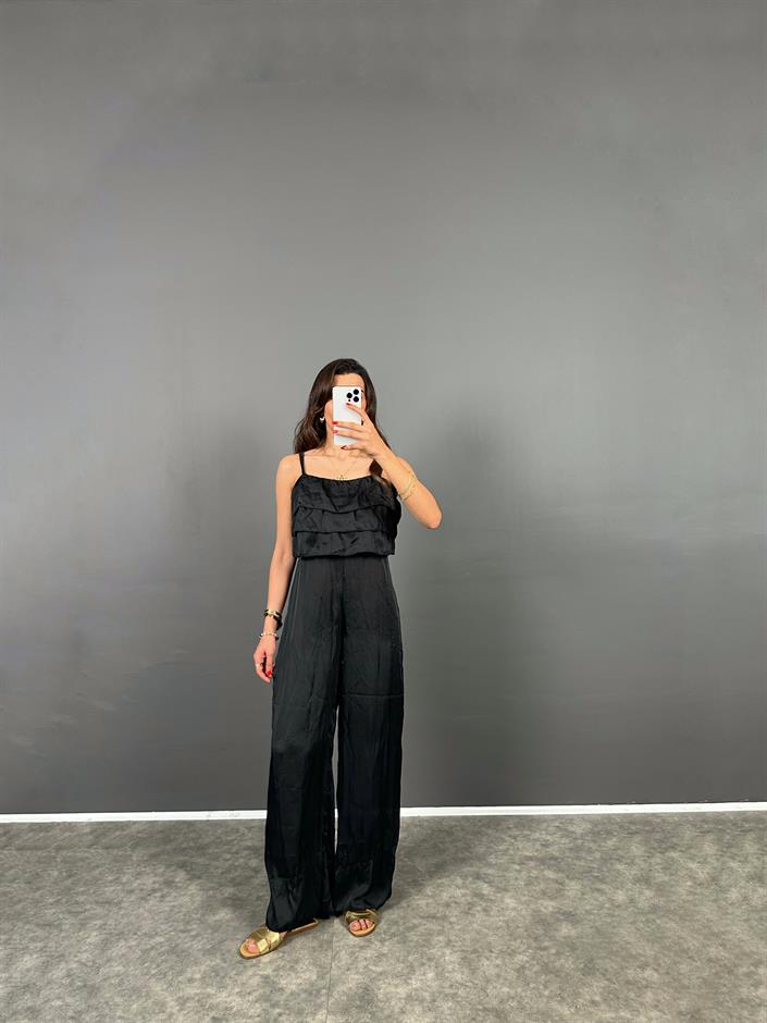 Livi Siyah Askılı Kırışık Kumaş Önü Fırfırlı Saten Tulum