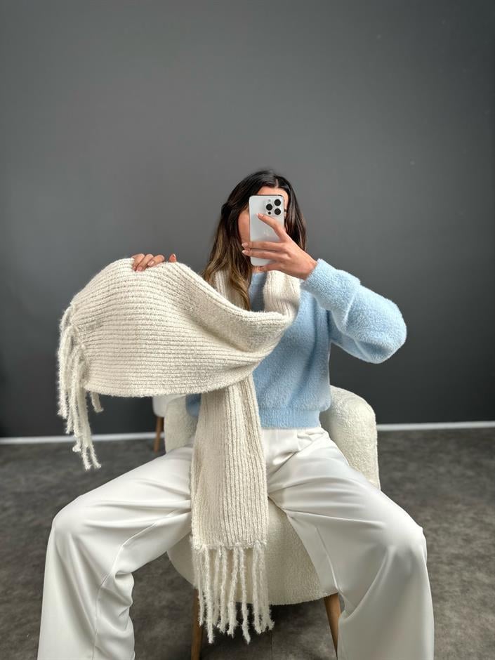 Beyaz Pinterest Saçaklı Atkı