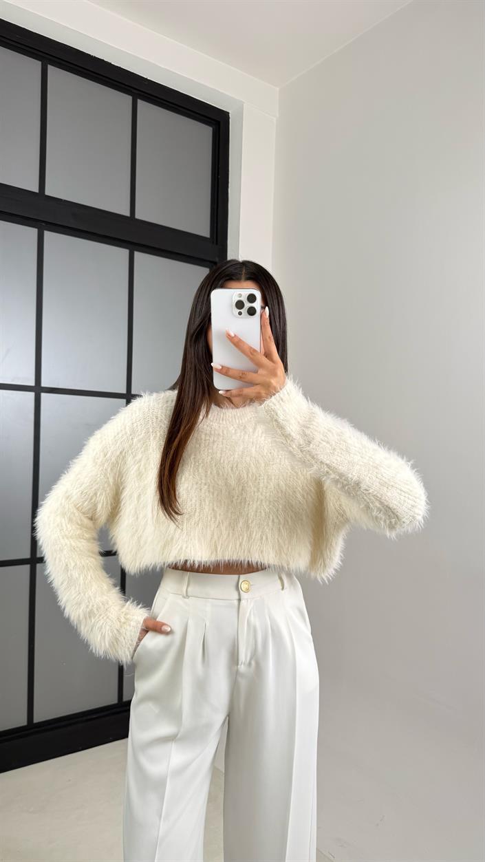 Ekru Yumuşak Dokulu Crop Kazak GAUS-00490