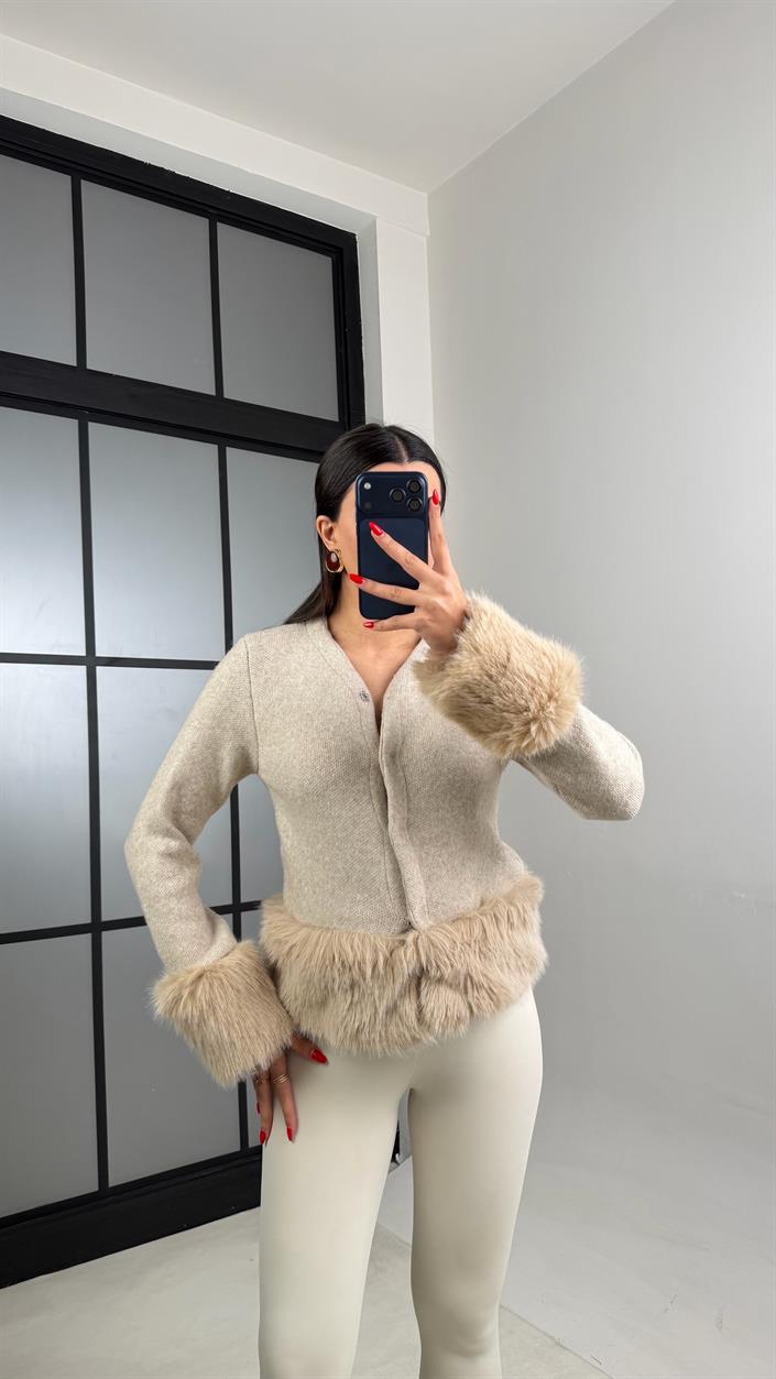 Bej Kürk Detaylı Çıtçıt Düğmeli Hırka GAUS-01040