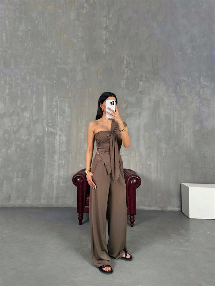 Kahve Asimetrik Kesim Bluz Pantolon Sandy Kumaş Takım Gaus00234