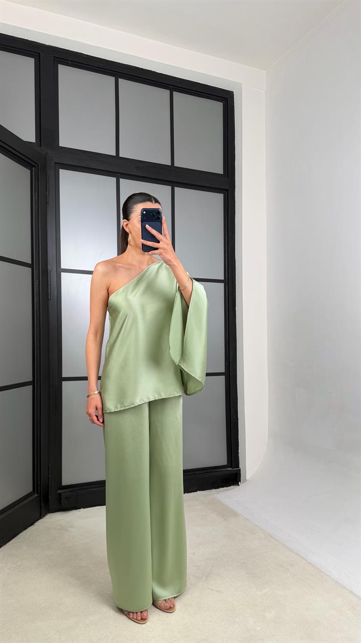 Yeşil Yarasa Kol Bluz Beli Lastikli Pantolon Saten Takım GAUS-01528
