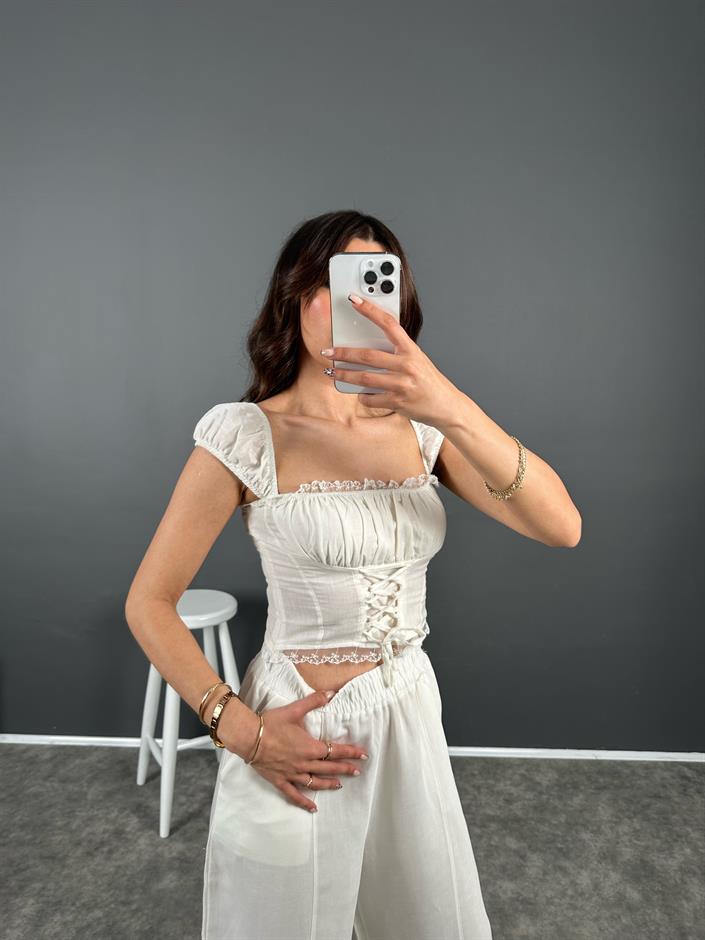 Beyaz Kuşgözü Bluz 