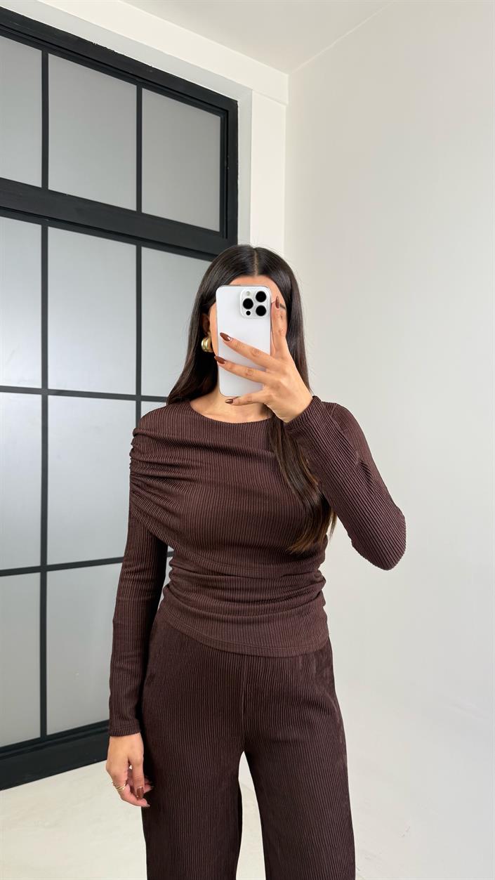 Kahve Yaka Detaylı Bluz Beli Lastikli Pantolon Gofre Kumaş Takım GAUS-00229