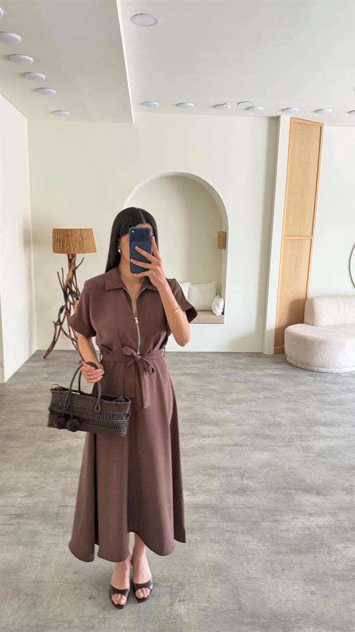 Kahve Polo Yaka Kuşaklı Tencel Kumaş Elbise GAUS-01429