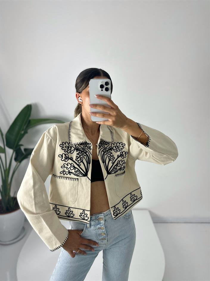 Bej Gabardin Nakışlı Ceket